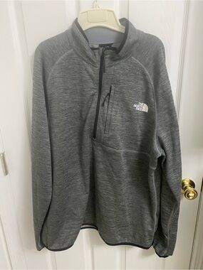 North Face Women’s 1/4 Zip-Up gray Fleece Pullover